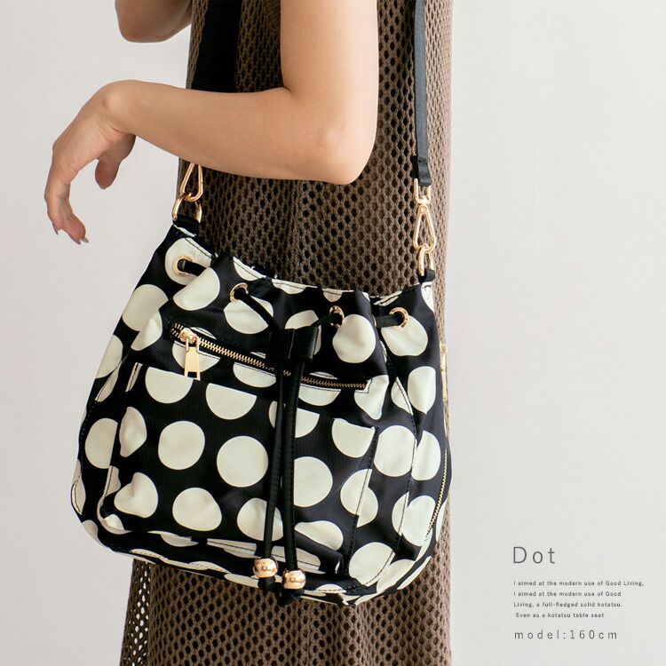 日本代購 - 尼龍輕量 10口袋多功能肩背包-卡其棕 (24x18x14cm)