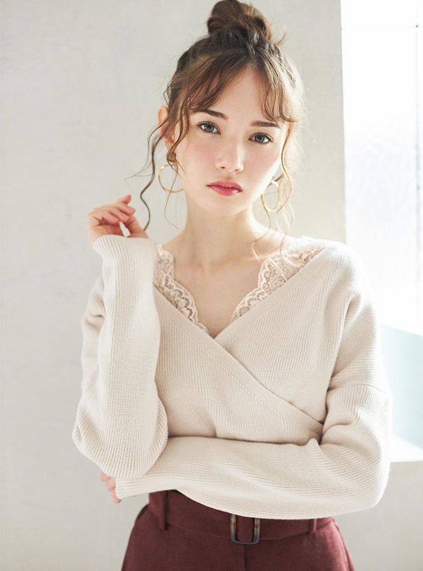 日本 GRL - 蕾絲V領縮腰針織上衣-可可棕
