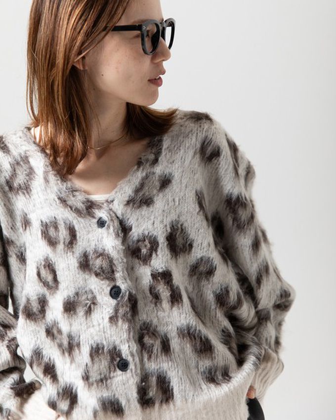 日本 gleam - 馬海毛觸感成熟豹紋V領針織開襟衫-灰