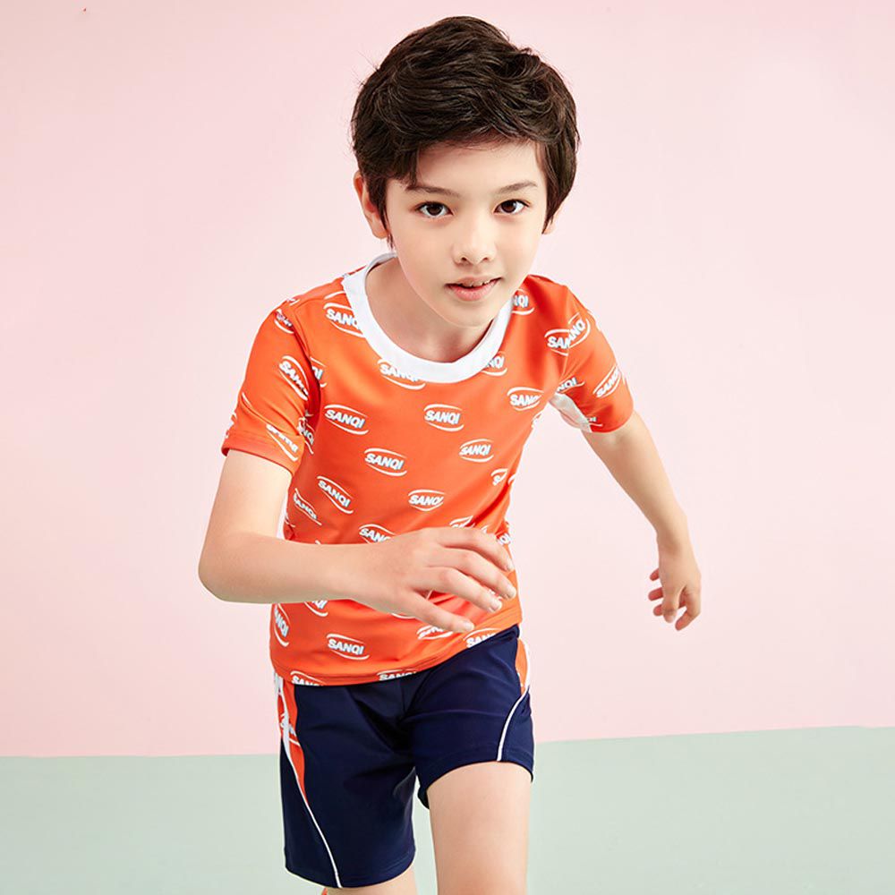 SANQI - 男寶運動風撞色短袖泳衣套裝-橘色