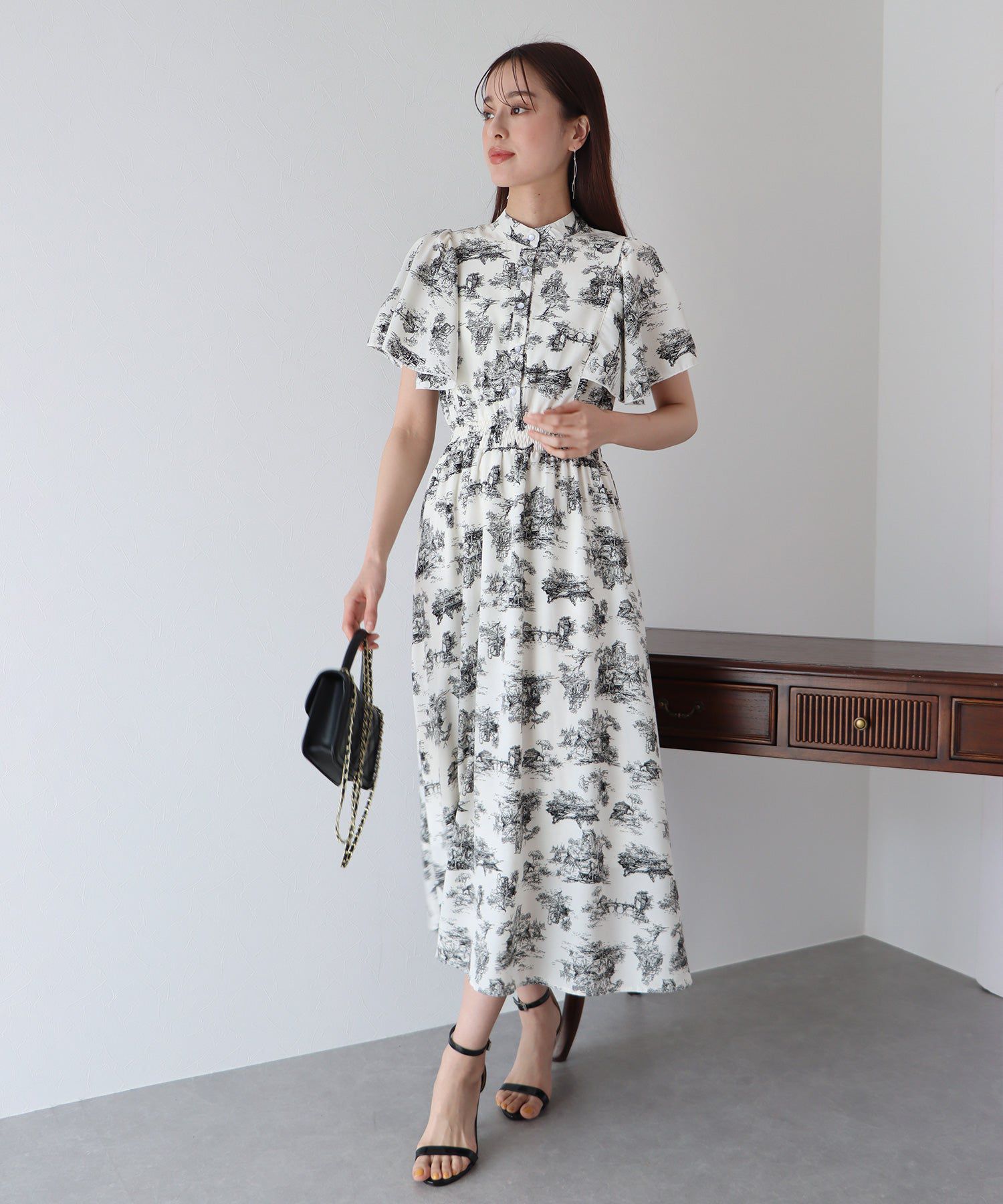 日本 BLUE EAST - 浪漫時光碎花雪紡短袖洋裝-寧靜花園-淺粉紫